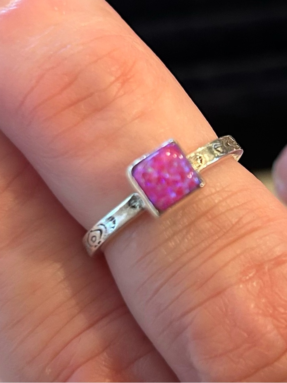 Sterling silver and Pink Square Opal-ring